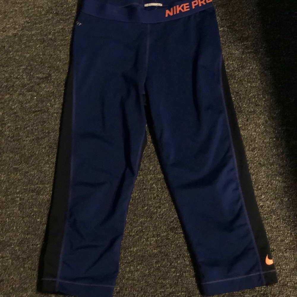 Nike Pro Capri Leggings